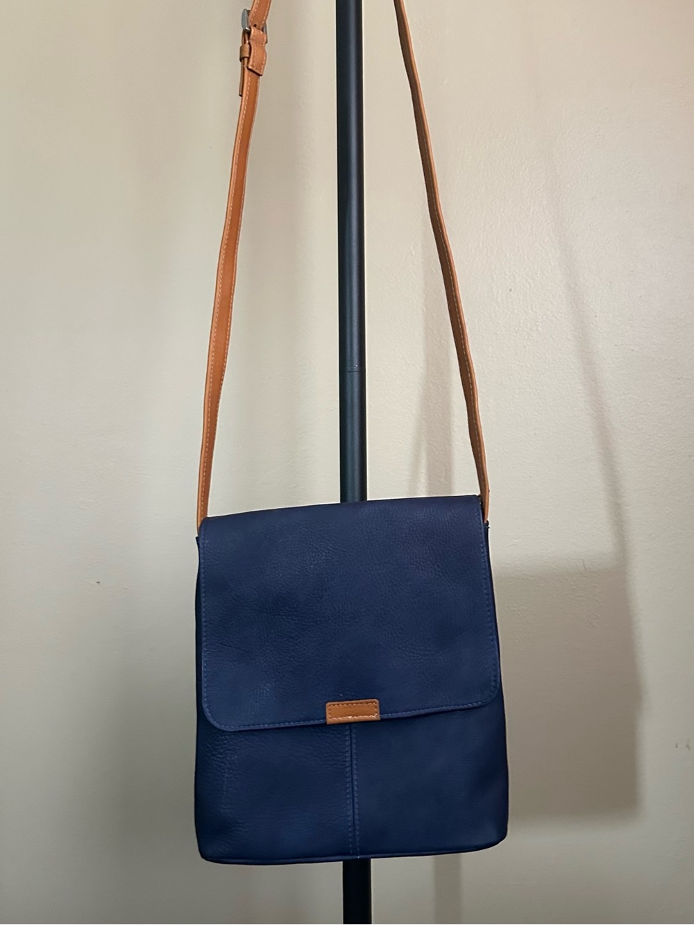Le Donne Blue Leather Crossbody